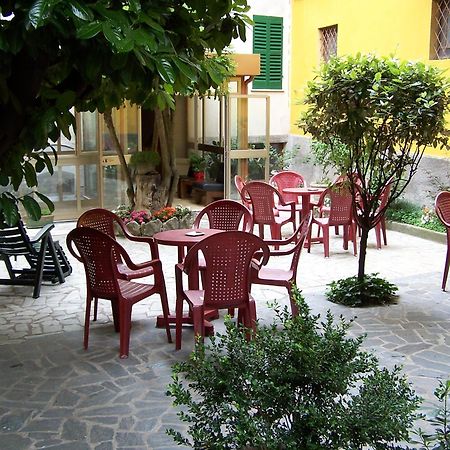 Albergo Corona سالسوماجّوري تيرمي المظهر الخارجي الصورة