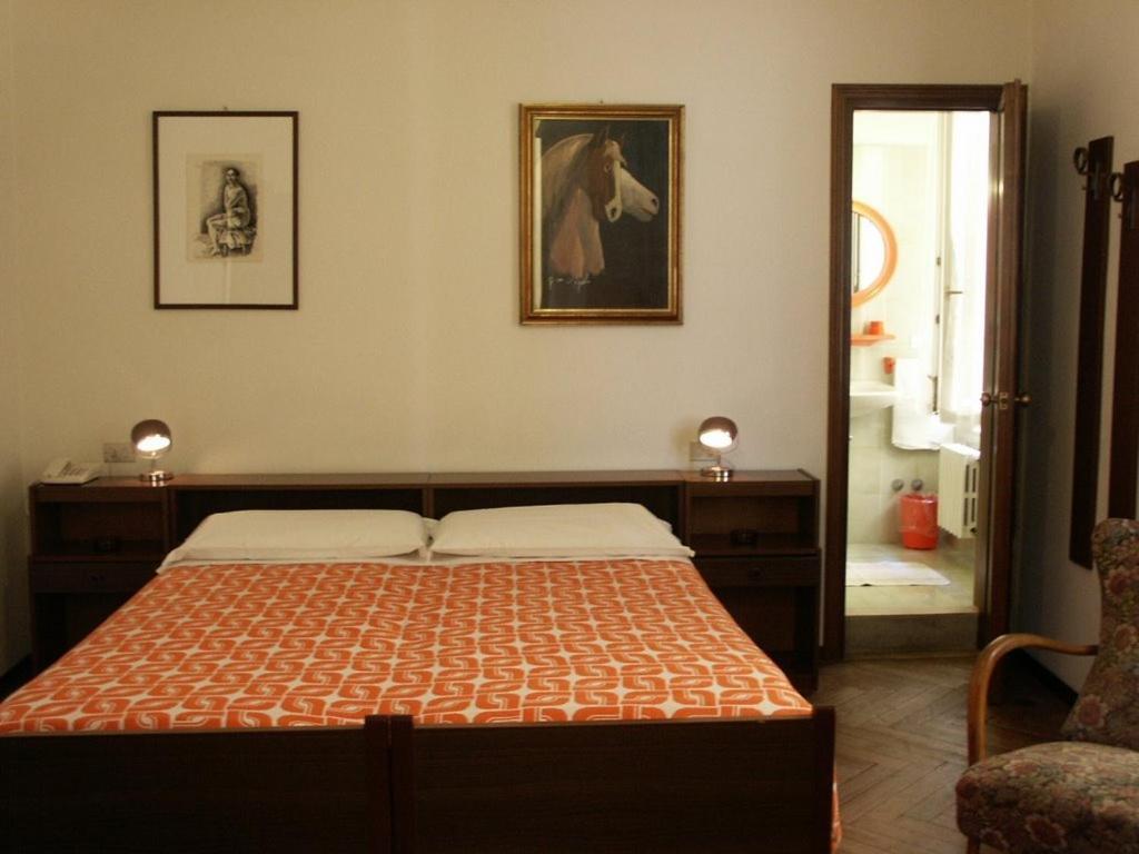 Albergo Corona سالسوماجّوري تيرمي الغرفة الصورة