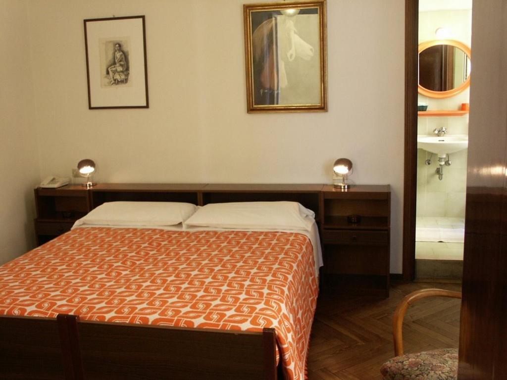 Albergo Corona سالسوماجّوري تيرمي المظهر الخارجي الصورة