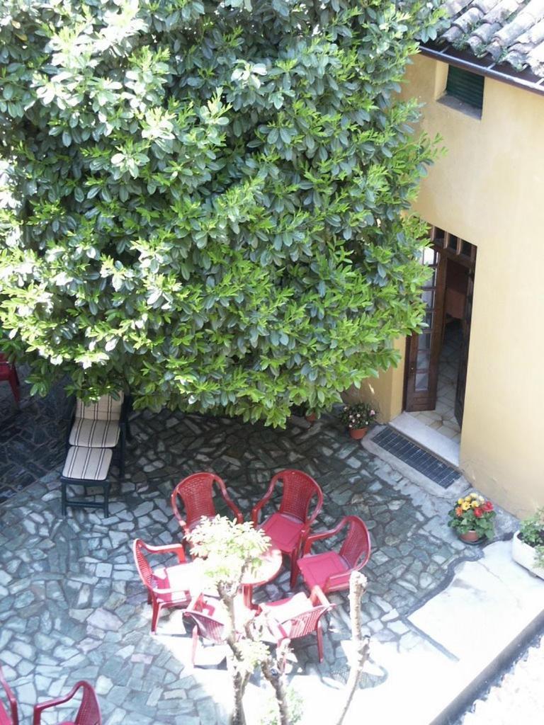 Albergo Corona سالسوماجّوري تيرمي المظهر الخارجي الصورة
