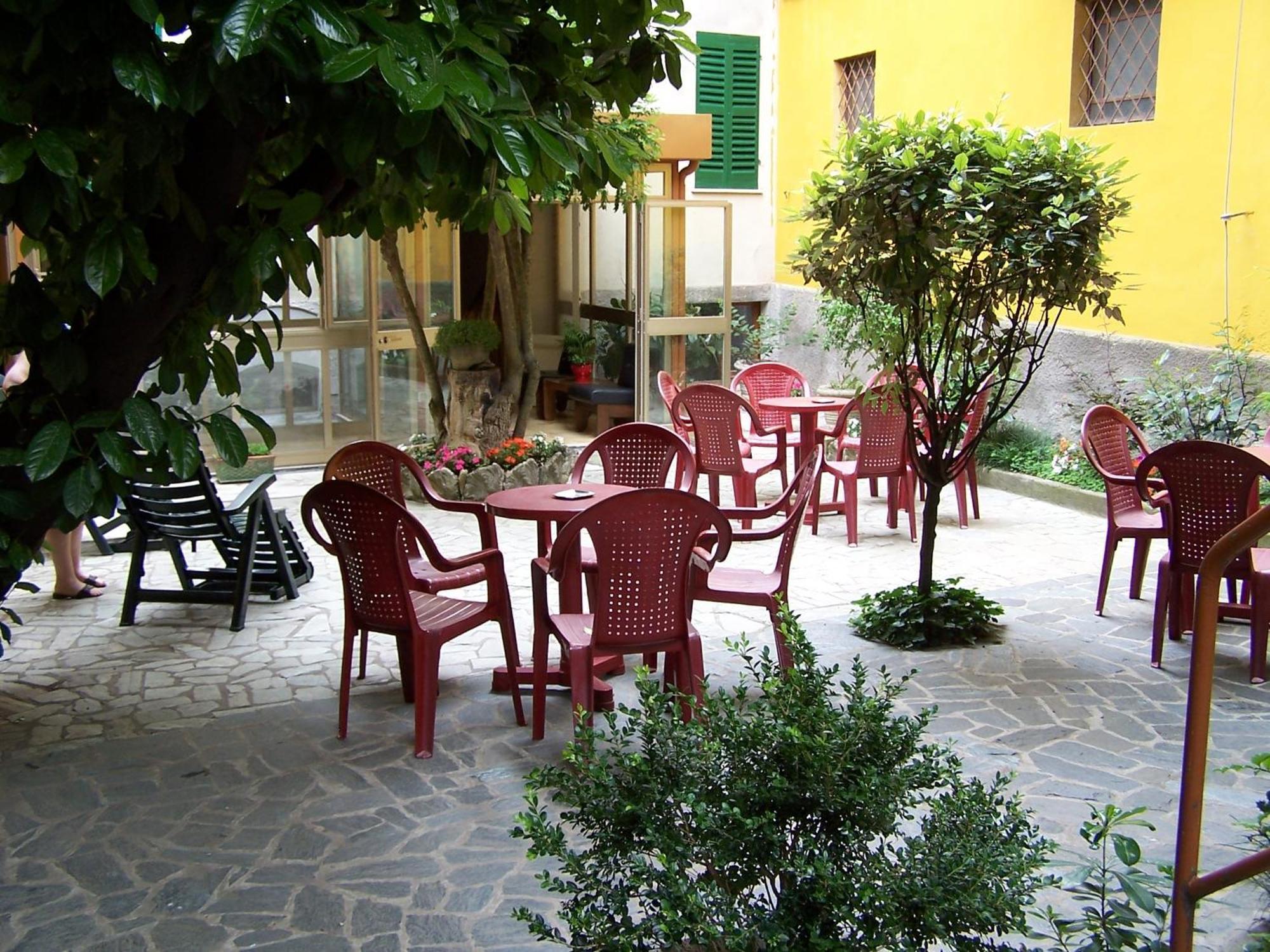 Albergo Corona سالسوماجّوري تيرمي المظهر الخارجي الصورة