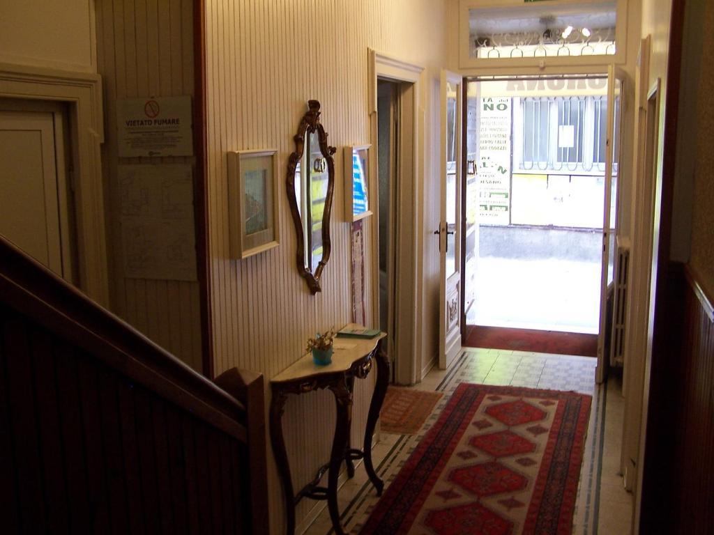 Albergo Corona سالسوماجّوري تيرمي المظهر الخارجي الصورة